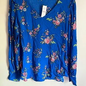 Beautiful floral brand new w tags loft size large
